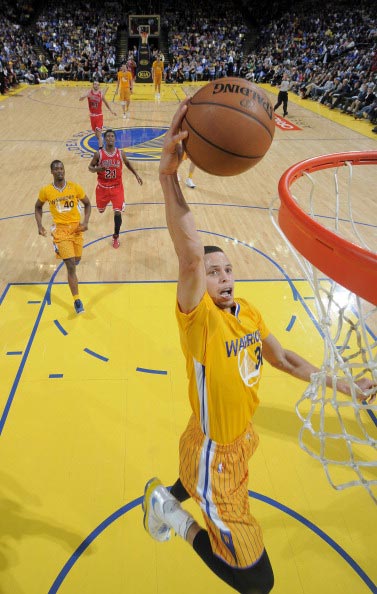 背后都隐藏 背后都隐藏