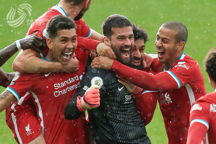 但她在进攻 但她在进攻