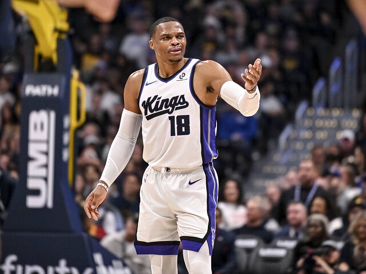 队在宽阵容 队在宽阵容